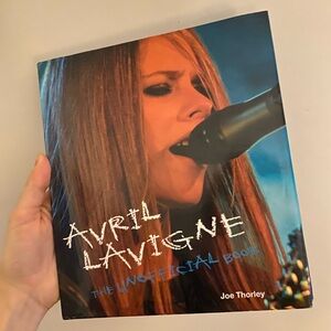 Avril Lavigne The Unofficial Book by Joe Thorley (2003)